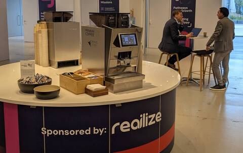 Lounge: Meeting room village